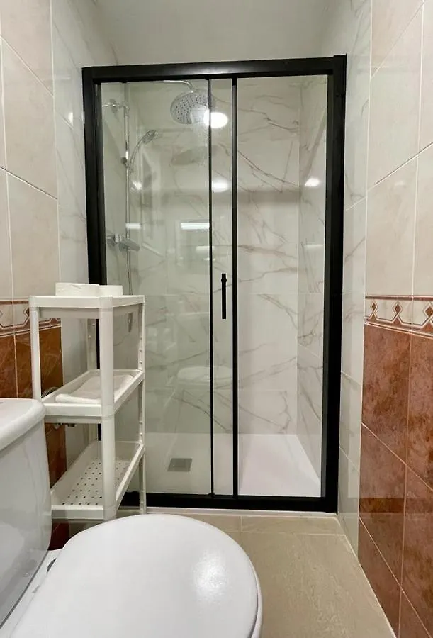 A & M Barcelona Hostal