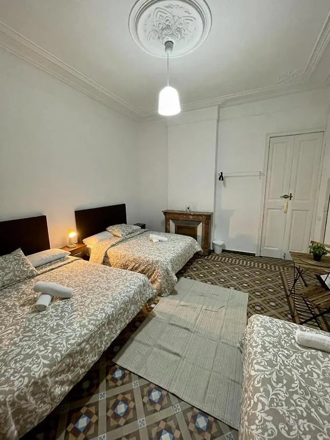 A & M Barcelona Hostal